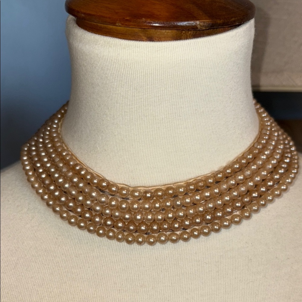 Elegant Pearl Necklace vintage